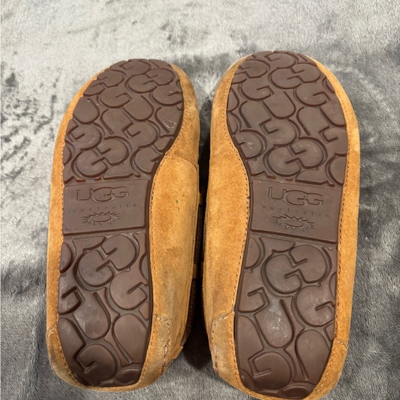 UGG ❤️Moccasins Women’s size 7 - Picture 6 of 11